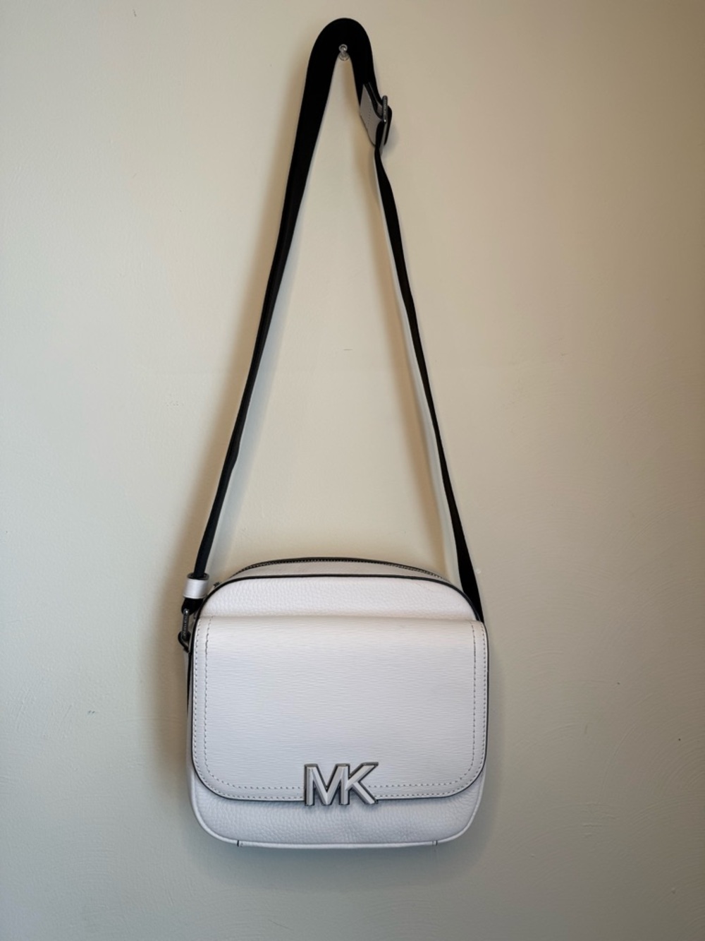 Unisex Michael Kors Textured Leather Hudson Crossbody Messenger Bag